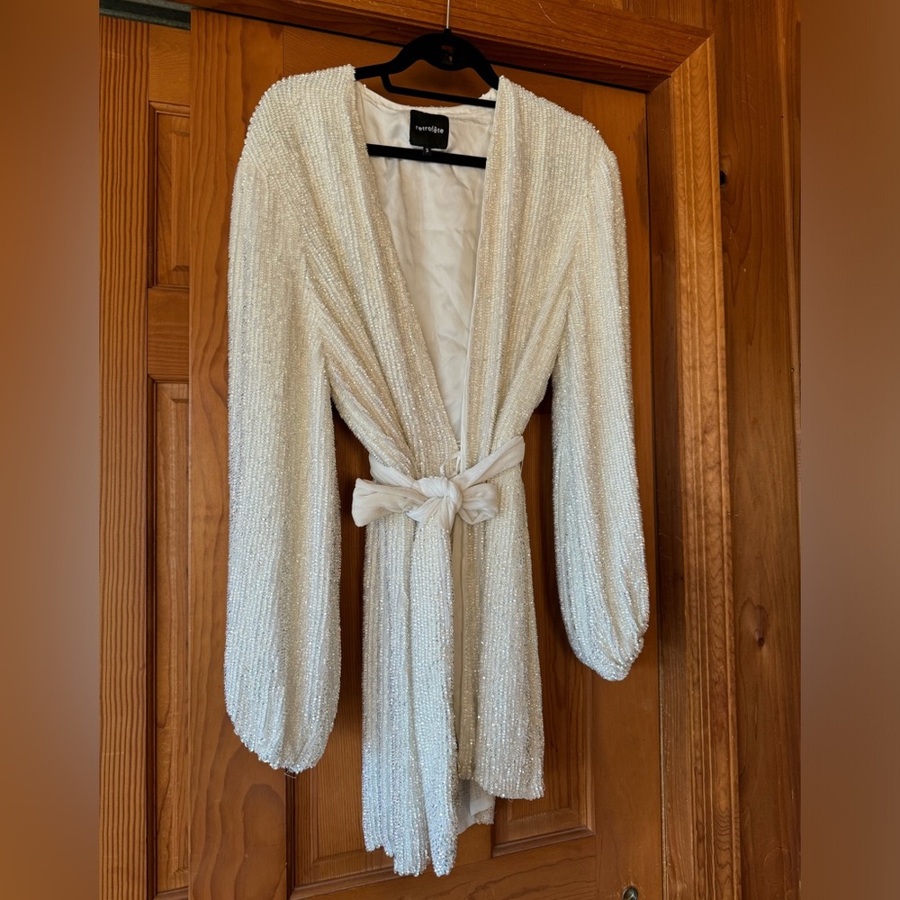 YOU NEED THIS RETROFÊTE WRAP DRESS IN YOUR CLOSET?!?